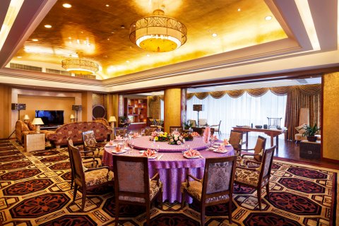 塘厦三正半山温泉酒店