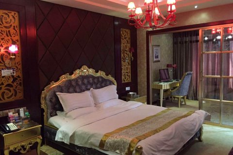 梁山维也纳酒店