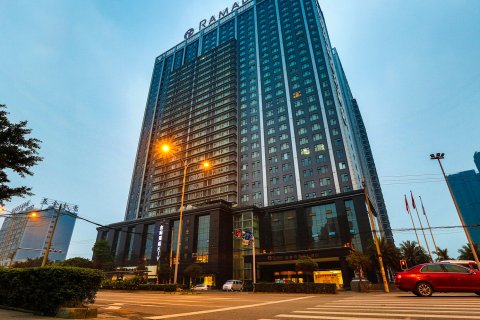 成都金府华美达大酒店(欢乐谷新桥地铁站店)