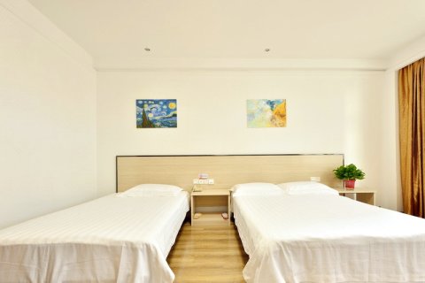 佳宜酒店(诸城和平街老百盛店)