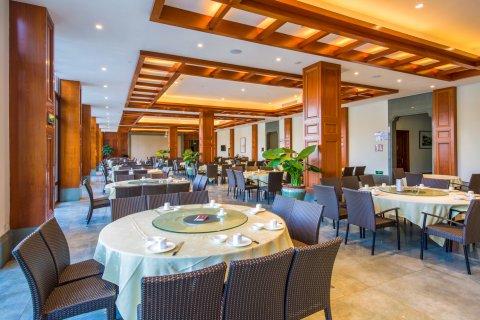 清远宝晶宫天鹅湖温泉酒店