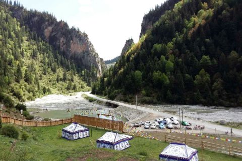 迭部纳加石门原生态大酒店