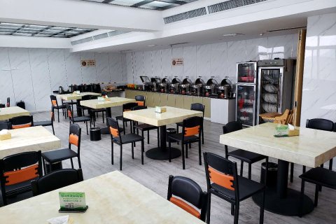 万盛花园酒店(信阳罗山西亚丽宝广场店)