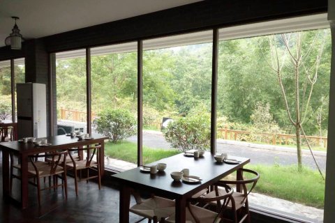 小七孔氧心谷红枫度假酒店