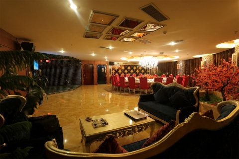 榆林容大国际酒店(榆林学院榆星优品广场店)