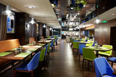 武汉东湖光谷希尔顿欢朋酒店