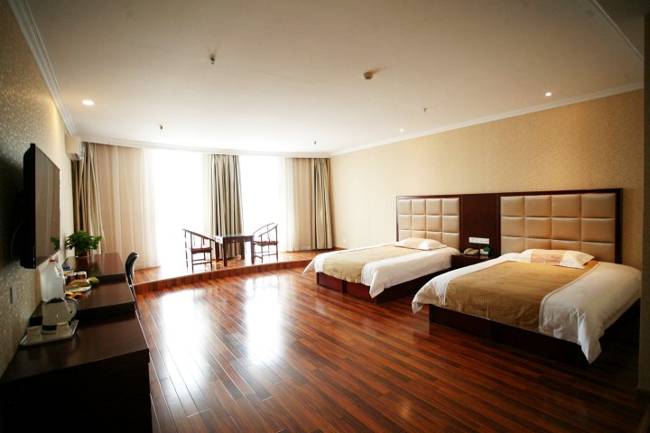 忻州峥嵘商务酒店