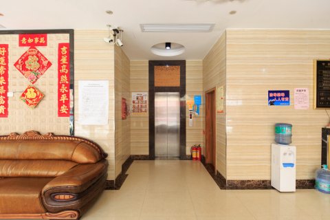 藤县港龙商务酒店