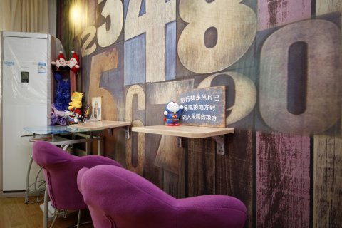 吉林窝牛太空舱青年旅社