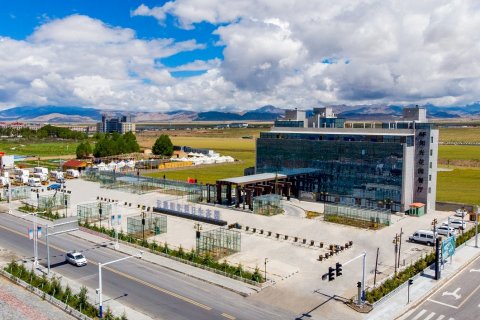 乌兰云鹏阳光假日酒店