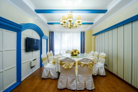 重庆雅斯顿酒店(龙湖时代天街歇台子地铁站店)