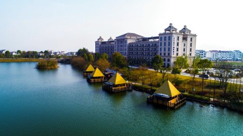 浦江仙华檀宫湖畔酒店