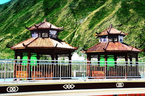 加查拉姆拉措大酒店