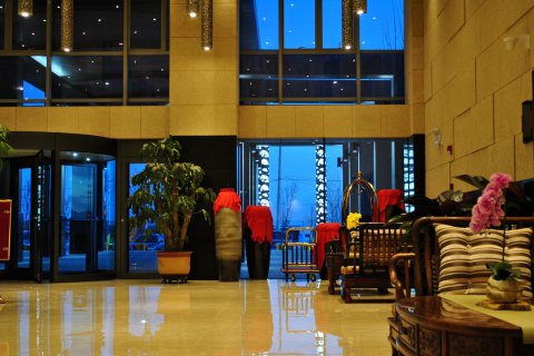 乌兰云鹏阳光假日酒店