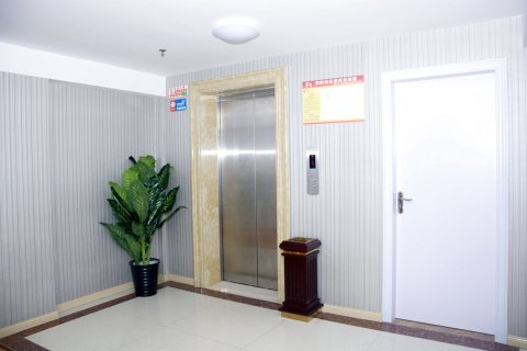 琴海大酒店(蕲春火车站黄商中美购物广场店)