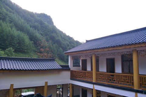 神农架桃花谷依林居客栈