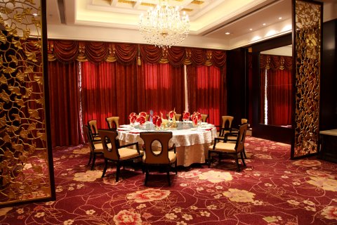 松原郭尔罗斯饭店