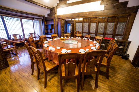 丽江半山温泉酒店