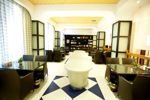 荥阳山河鸿风尚酒店