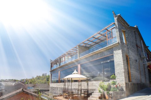 腾冲和顺起云居全景精品客栈