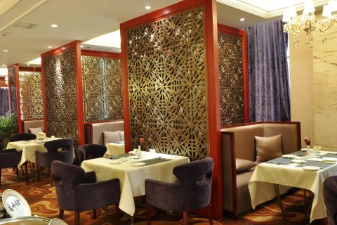 进贤军山湖国际大酒店