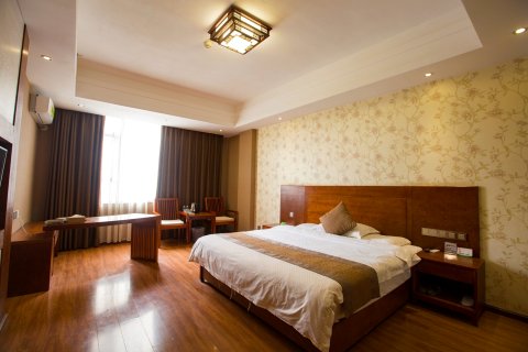 砚山龙湖元酒店