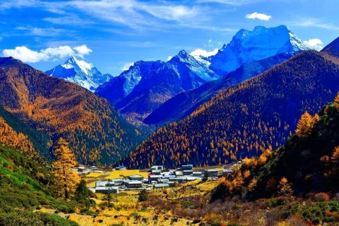 知白艺术酒店(稻城亚丁景区亚丁村店)