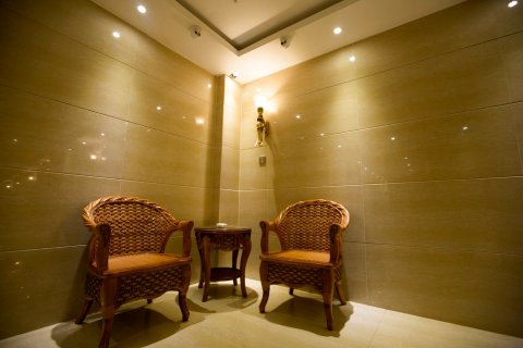 砚山龙湖元酒店