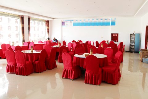 理塘轩源大酒店