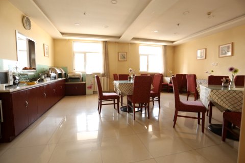 坤逸精品酒店(平凉新民路第二中学店)