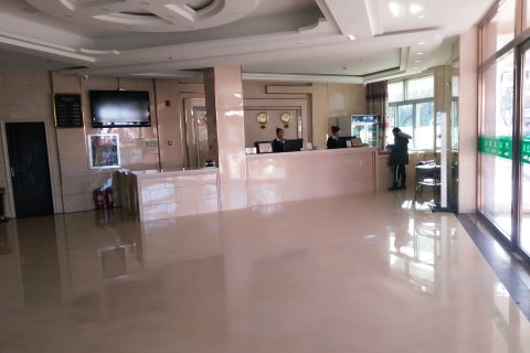 阿拉善左旗沙漠王酒店