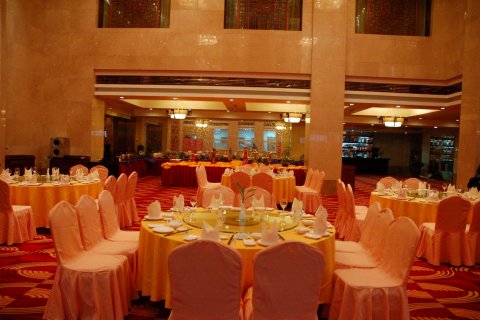 新昌泰坦国际大酒店