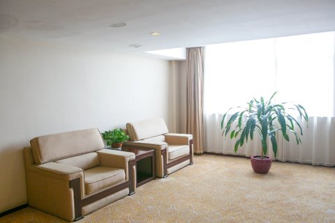 新昌泰坦国际大酒店