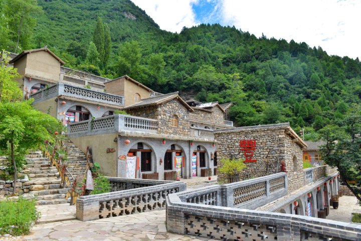 云丘山窑洞大院