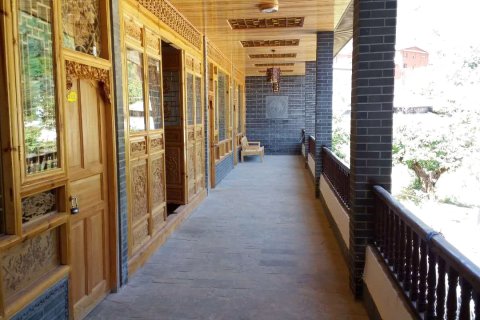 鸡足山古树译院客栈