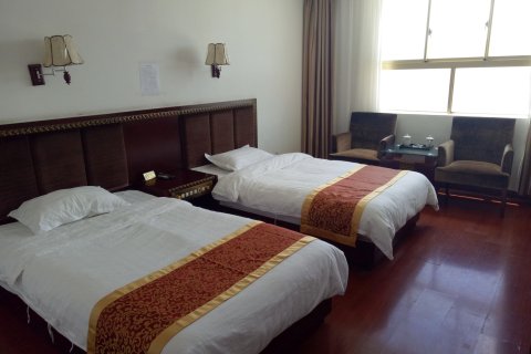 仲巴雅江源宾馆