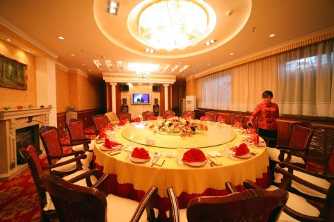 平凉陇东明珠宾馆(甘肃医学院体育公园店)