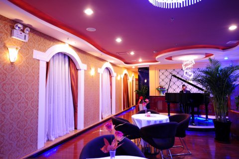 博乐博尔塔拉中亚大酒店