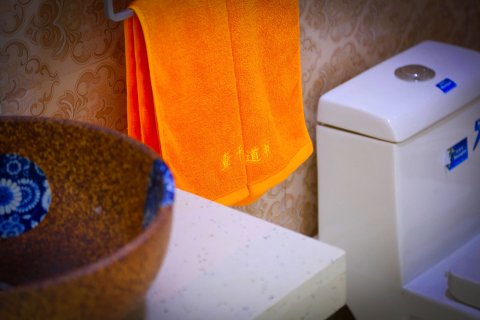 陈巴尔虎旗查干道布青年民宿