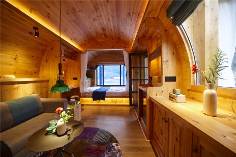 九如山红颜容木桶酒店