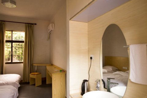 东兴多米踏沙旅舍