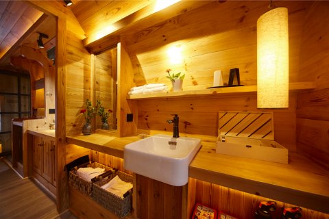 九如山红颜容木桶酒店