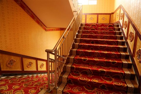 色达金马瑞祥酒店