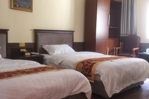 西行藏地连锁酒店(雅江店)