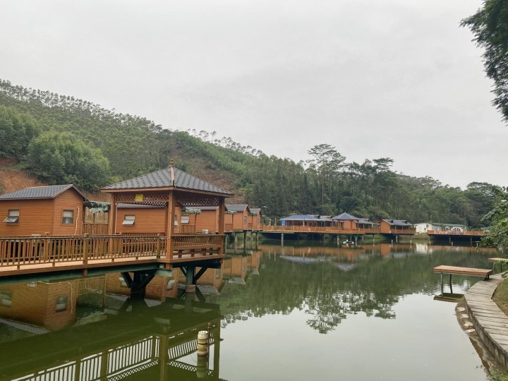 沐阳湖山庄特色民宿