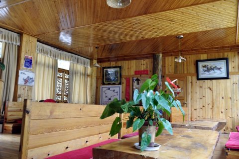 香格里拉虎跳峡山白脸客栈