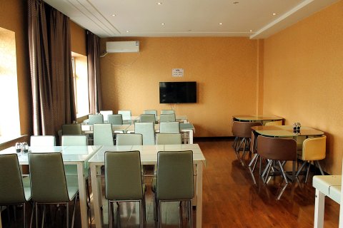 龙江鑫铁快捷宾馆