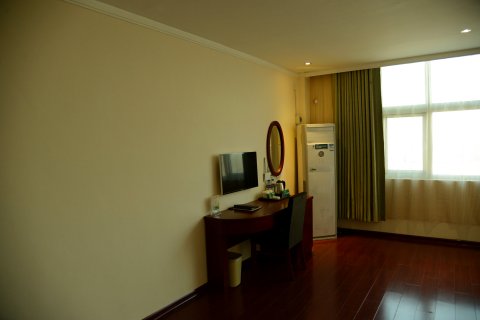 格林豪泰(梁山水泊中路店)