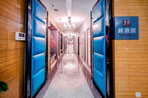 四季如春·度假酒店（长沙县世界之窗湘龙地铁站店）