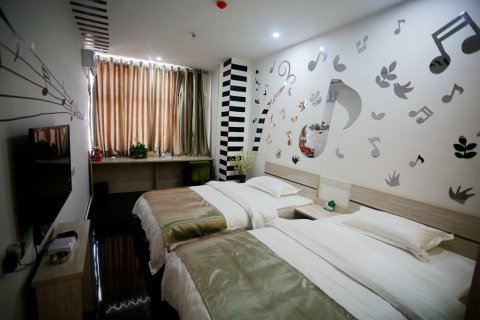 硬石艺术主题酒店(嘉峪关汽车站第一人民医院店)